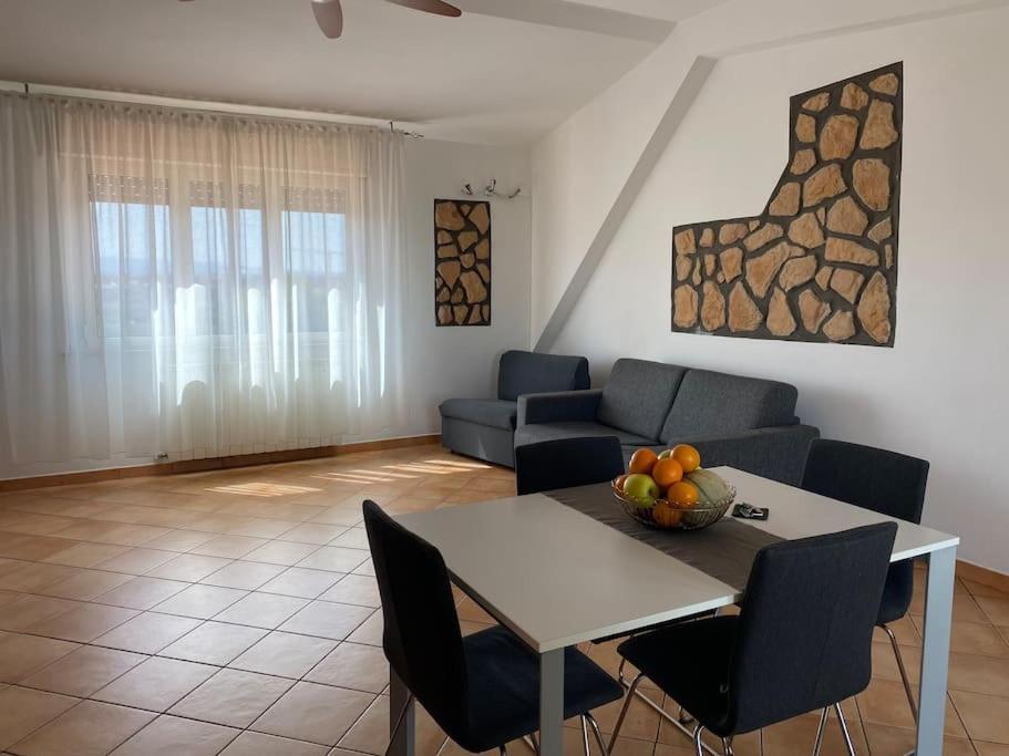 Sibilla Tiburtina House Attico Con Parcheggio Lägenhet